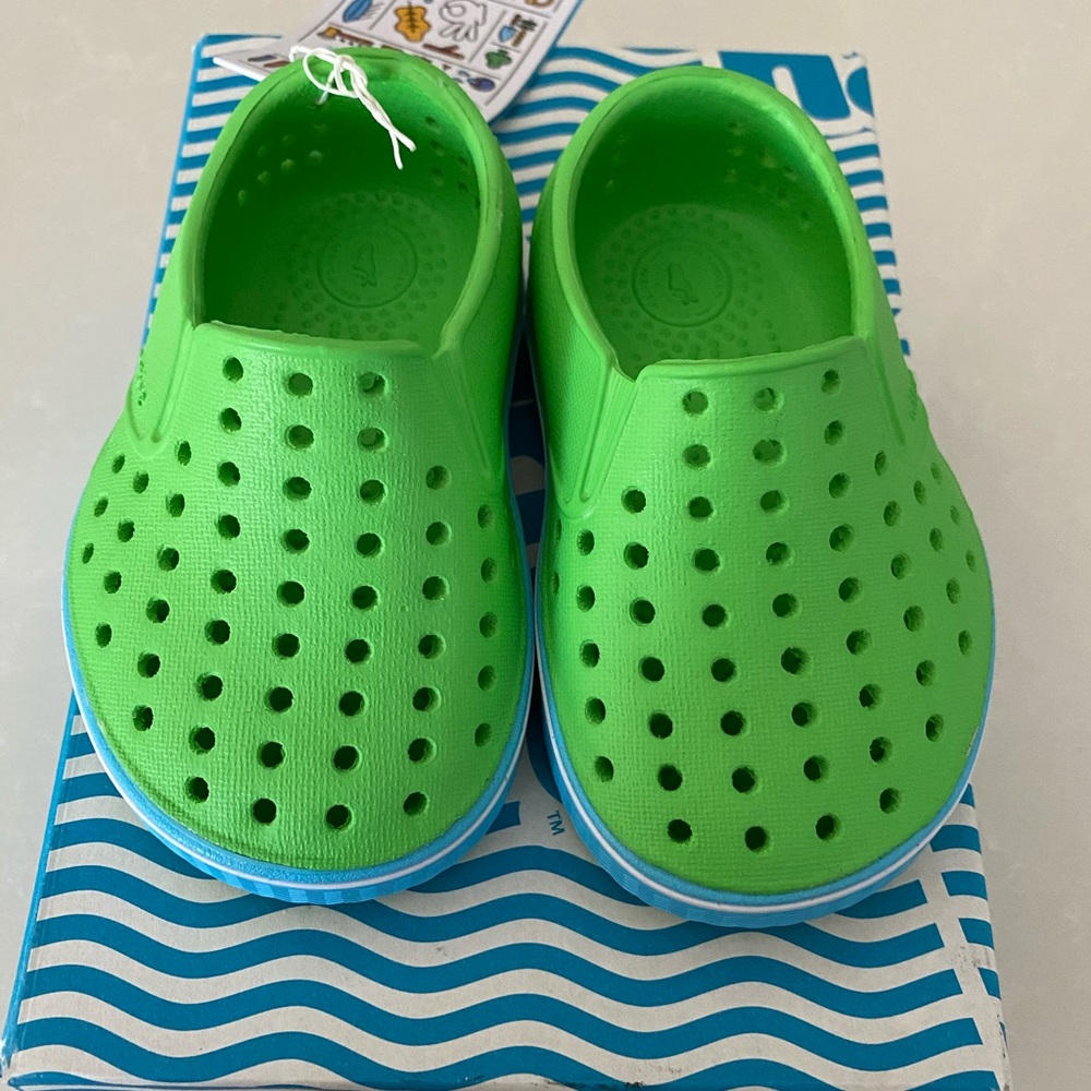 *NEW* Toddler Native Shoes 🦖